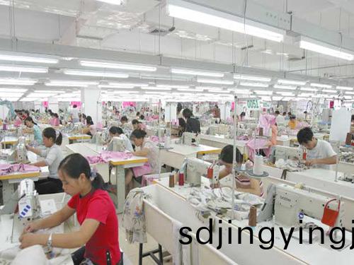 职业装生产车间